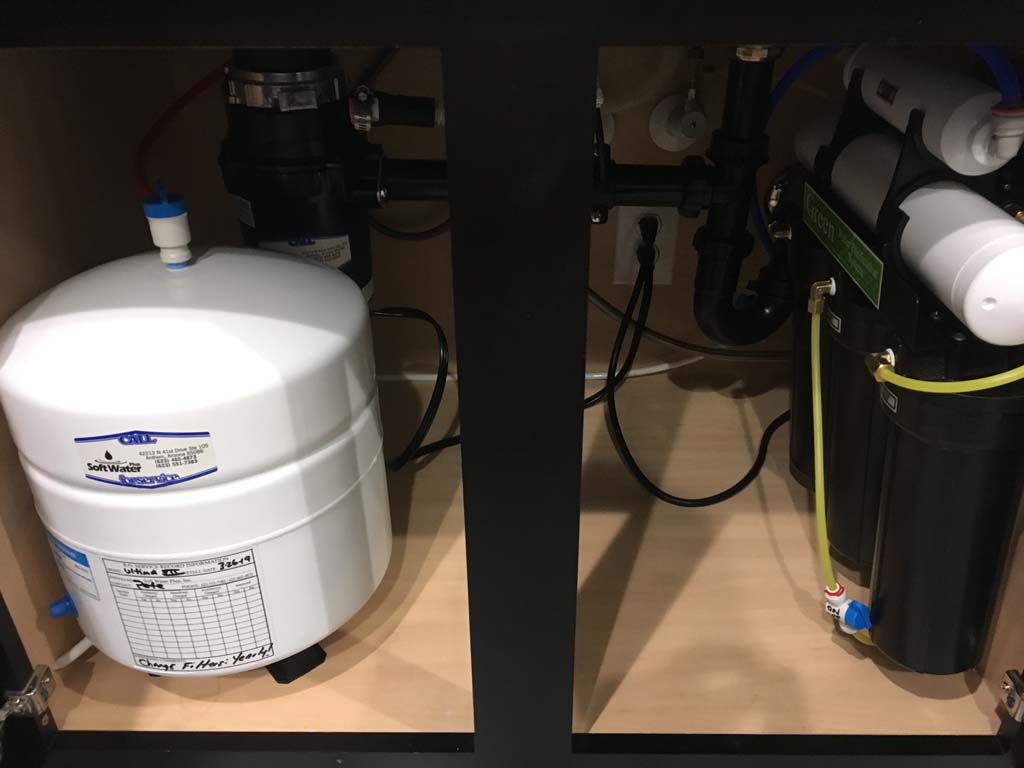 4 Gallon Storage Tank With RO System